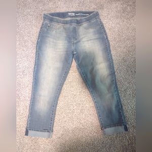 Levi's Capri size 14